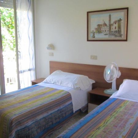 Hotel Toledo 里米尼 外观 照片