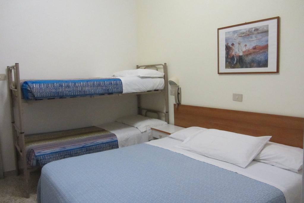 Hotel Toledo 里米尼 客房 照片